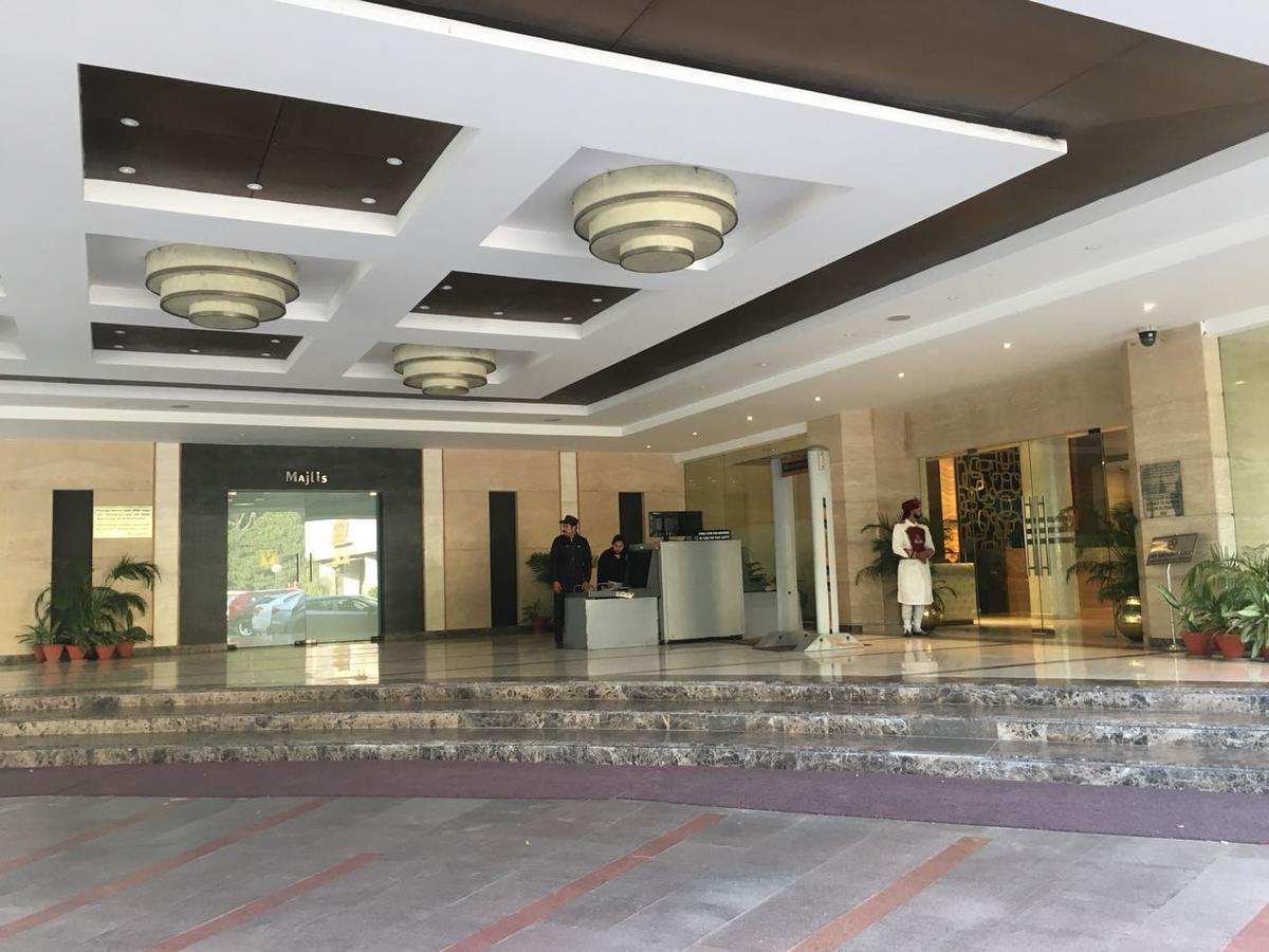 Hotel Shivalikview Чандигарх Экстерьер фото